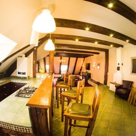 Apartament The Attic Braszów Zewnętrze zdjęcie