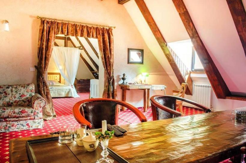 Apartament The Attic Braszów Zewnętrze zdjęcie