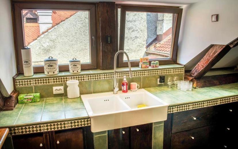 Apartament The Attic Braszów Zewnętrze zdjęcie