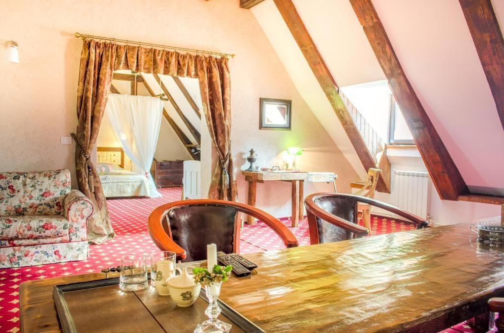 Apartament The Attic Braszów Zewnętrze zdjęcie
