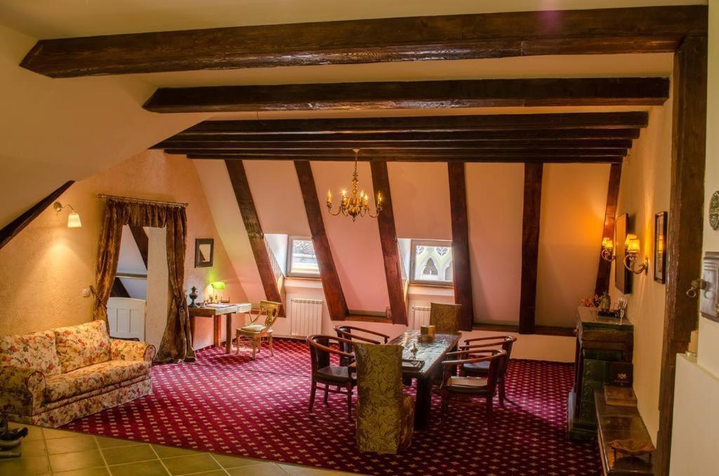Apartament The Attic Braszów Zewnętrze zdjęcie